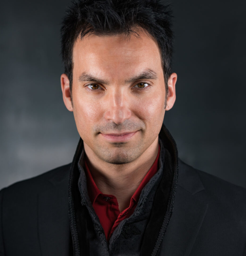 michael-tetro-magician-illusionist-headshot michael-tetro-magician-illusionist-headshot