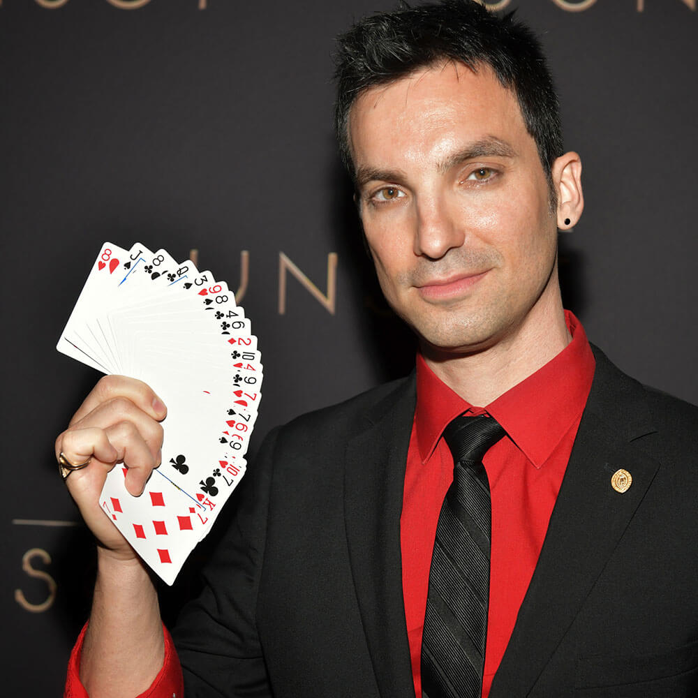 Mentalist Magician Los Angeles Card Tricks Tetro Magic